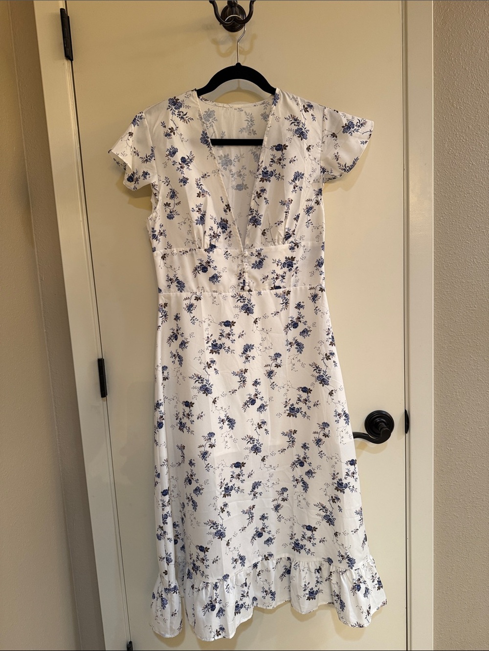 Cupshe White Midi Dress with Blue Floral Print